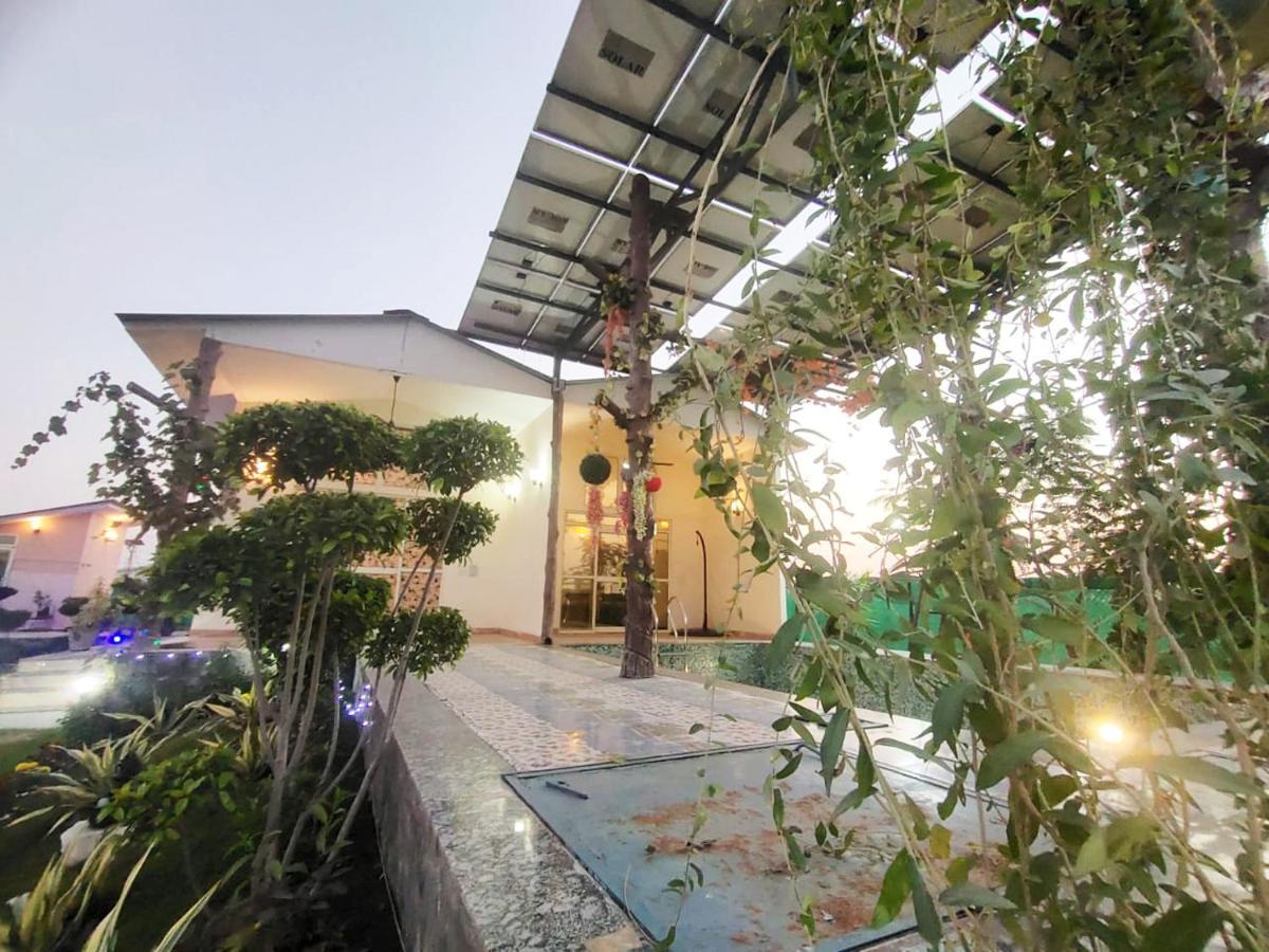 Shaw Estate-Farm House For A Small Parties-Jp Farm Greater Noida Exterior foto