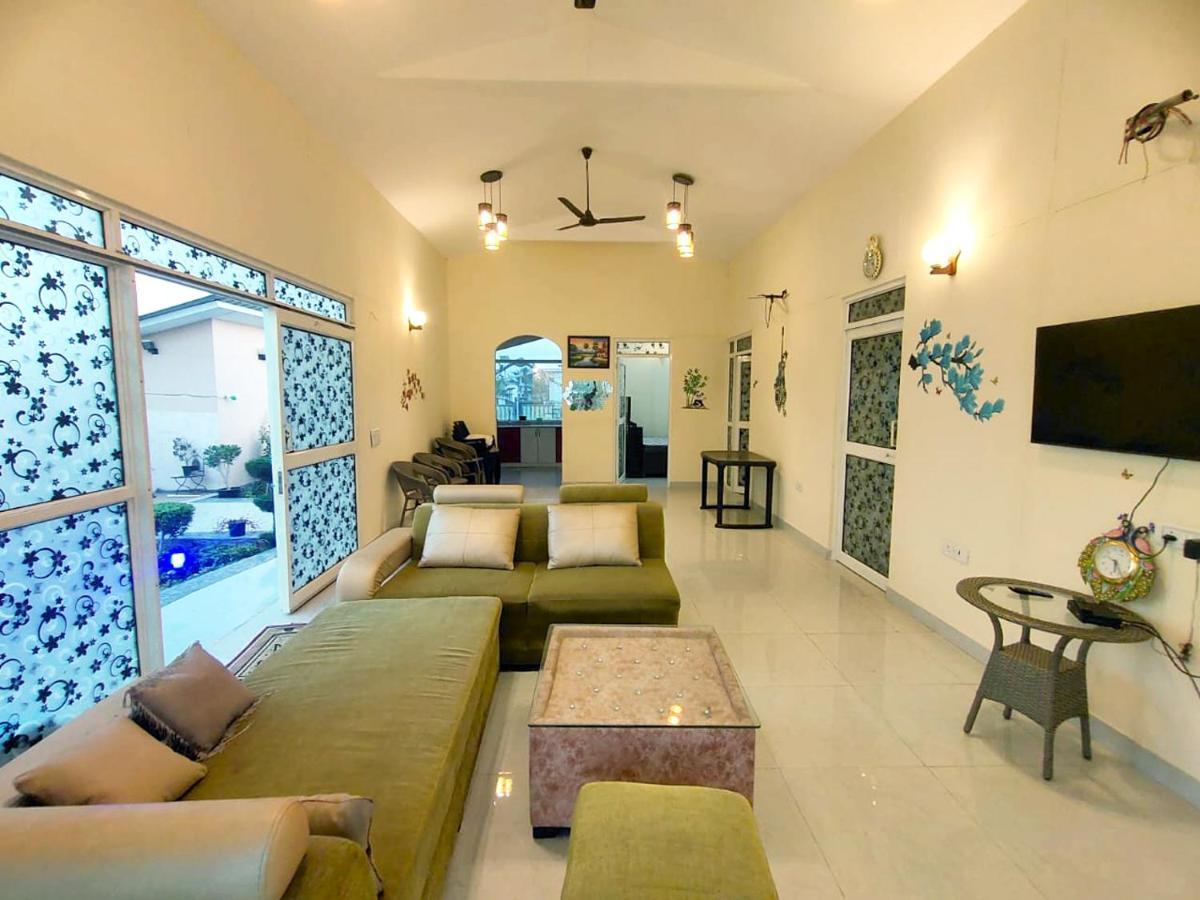 Shaw Estate-Farm House For A Small Parties-Jp Farm Greater Noida Exterior foto