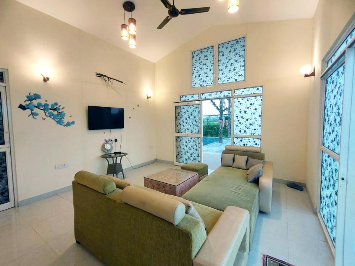 Shaw Estate-Farm House For A Small Parties-Jp Farm Greater Noida Exterior foto