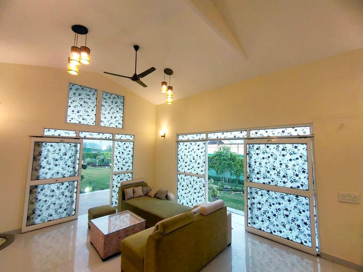 Shaw Estate-Farm House For A Small Parties-Jp Farm Greater Noida Exterior foto